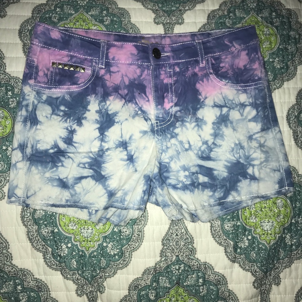 Shorts - Picture 2 of 7